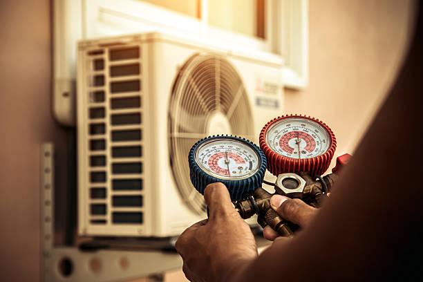 Professional Hvac technician working in Bloomington, MN